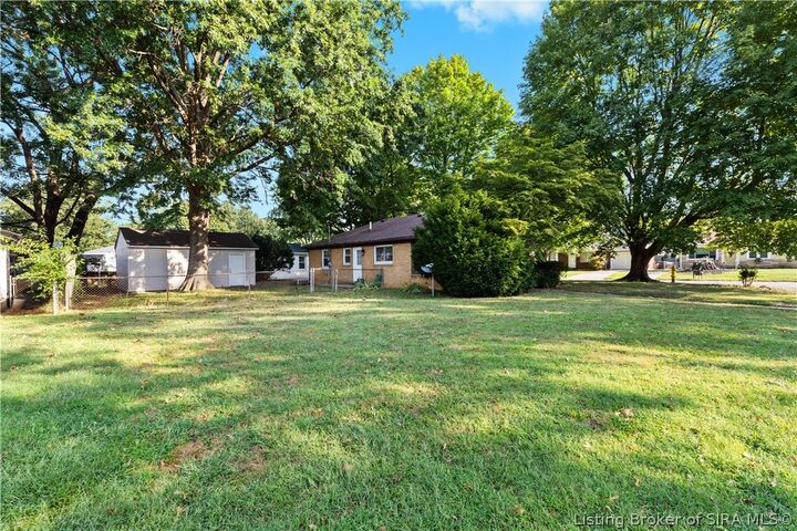 Property Photo: 1713 Herby Drive IN 47130