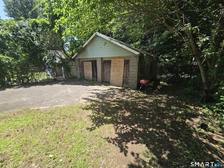 Property Photo:  370 Shelton Avenue  CT 06511 
