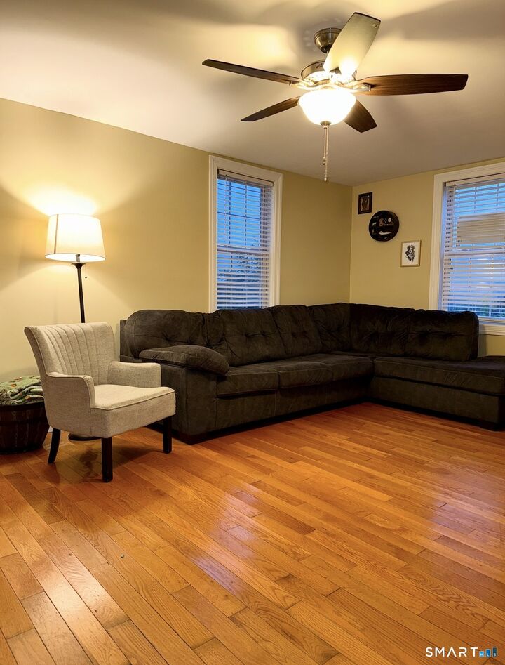 Property Photo:  1 Harbor View Lane 1  CT 06360 