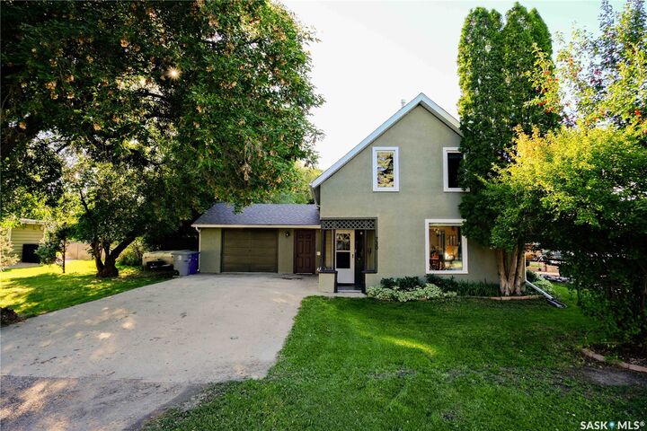 Property Photo: 730 Colbourne Street SK S0G 3C0