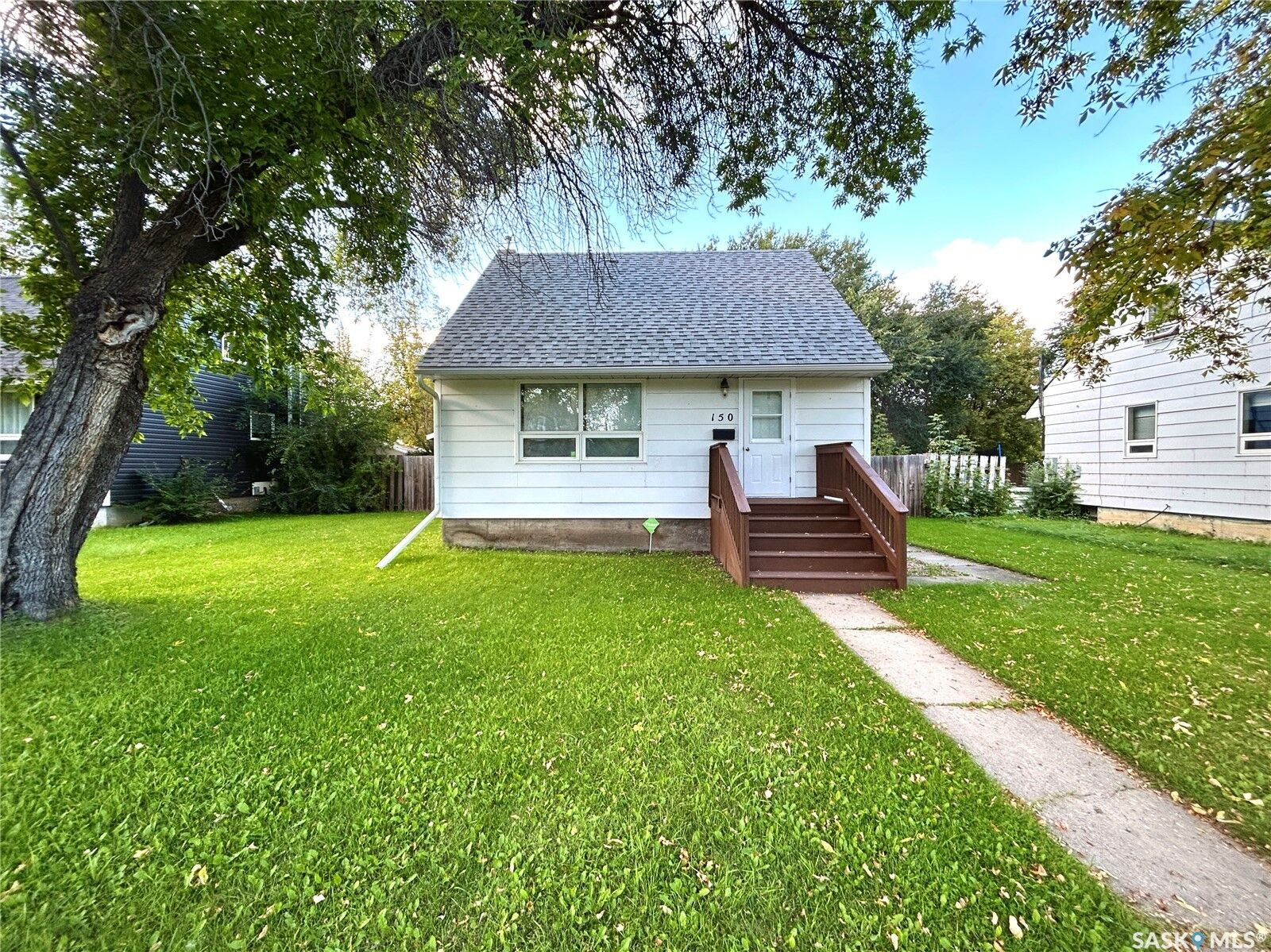 Property Photo:  150 24th Street E  SK S6V 1R5 