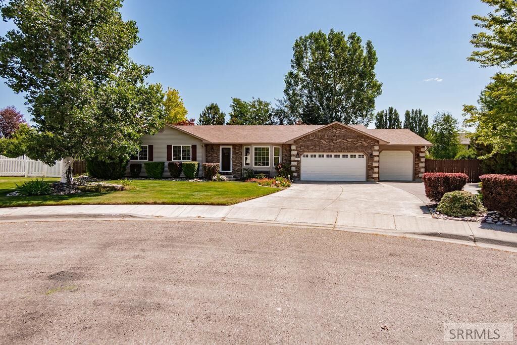 Property Photo:  1184 Shadow Mountain Court  ID 83404 