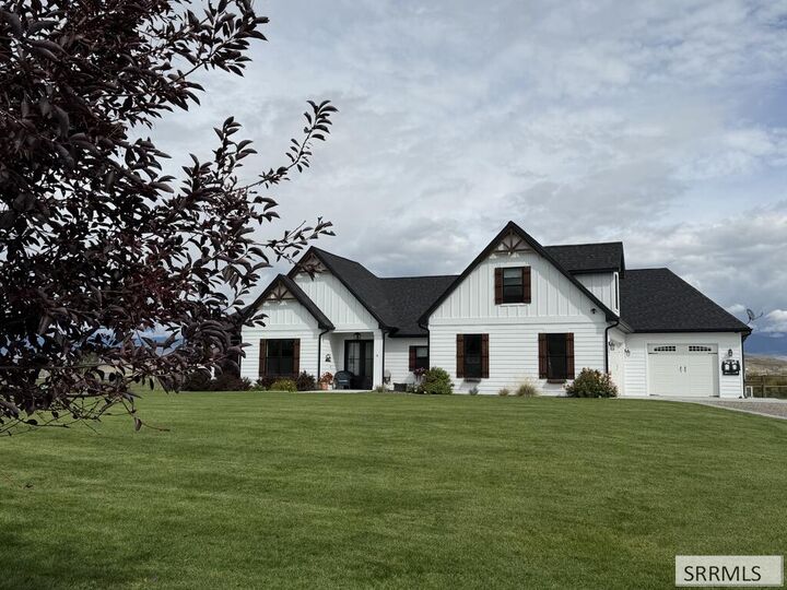 Property Photo:  25 Northern Lights Road  ID 83467 