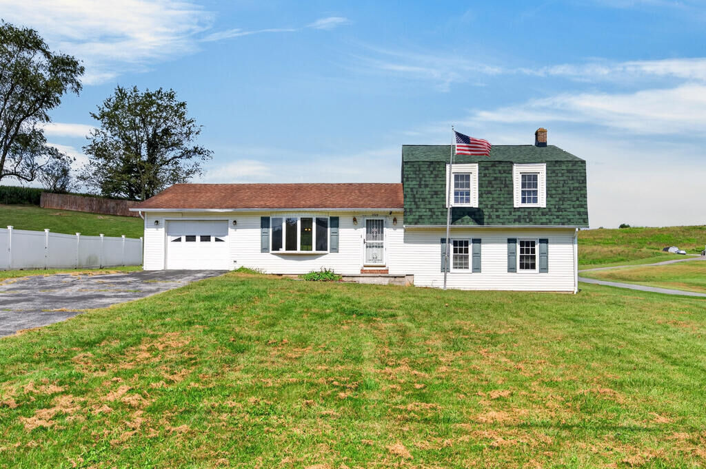 Property Photo:  7729 Lee Hwy  VA 24368 