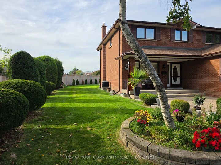 Property Photo: 4260 Alta Place ON L4Z 1P7