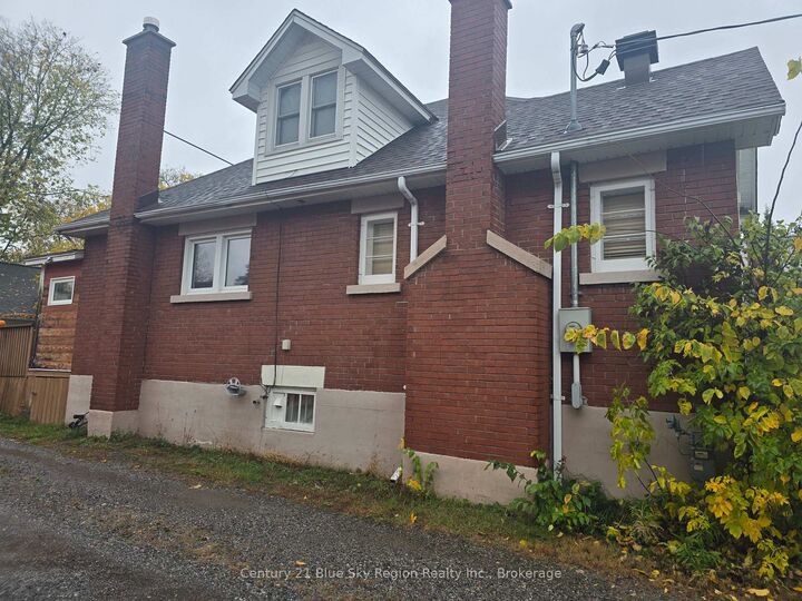 Property Photo:  171 Fifth Avenue W  ON P1B 3N4 