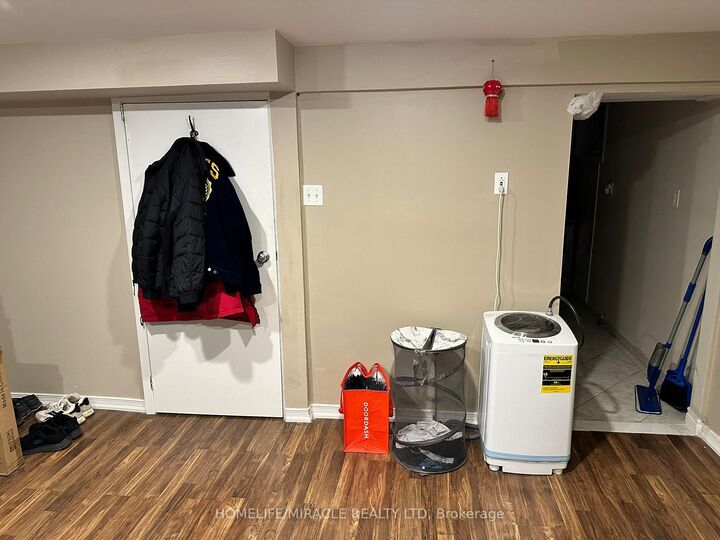 Property Photo: 1476 Cawthra Road ON L5G 4L2