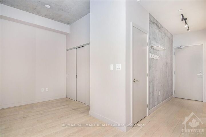 Property Photo: 224 Lyon Street 404 ON K1R 0C1