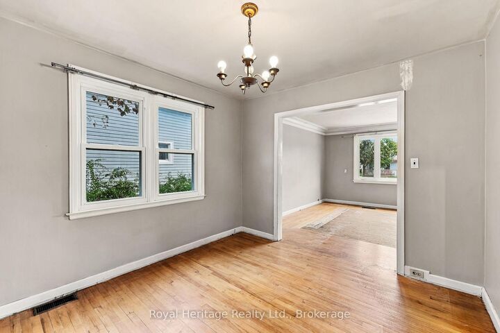 Property Photo:  20 Gordon Street  ON K8P 3E3 