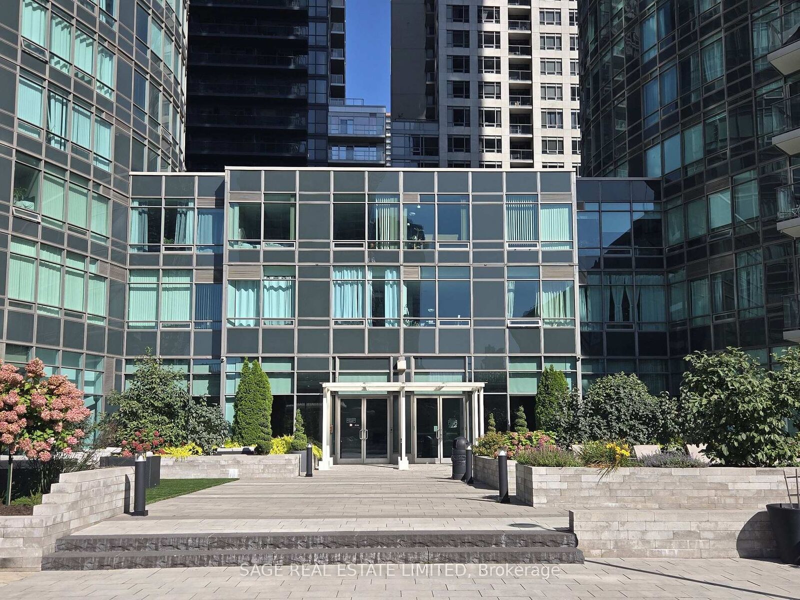 Property Photo:  361 Front Street W 2109  ON M5V 3R5 