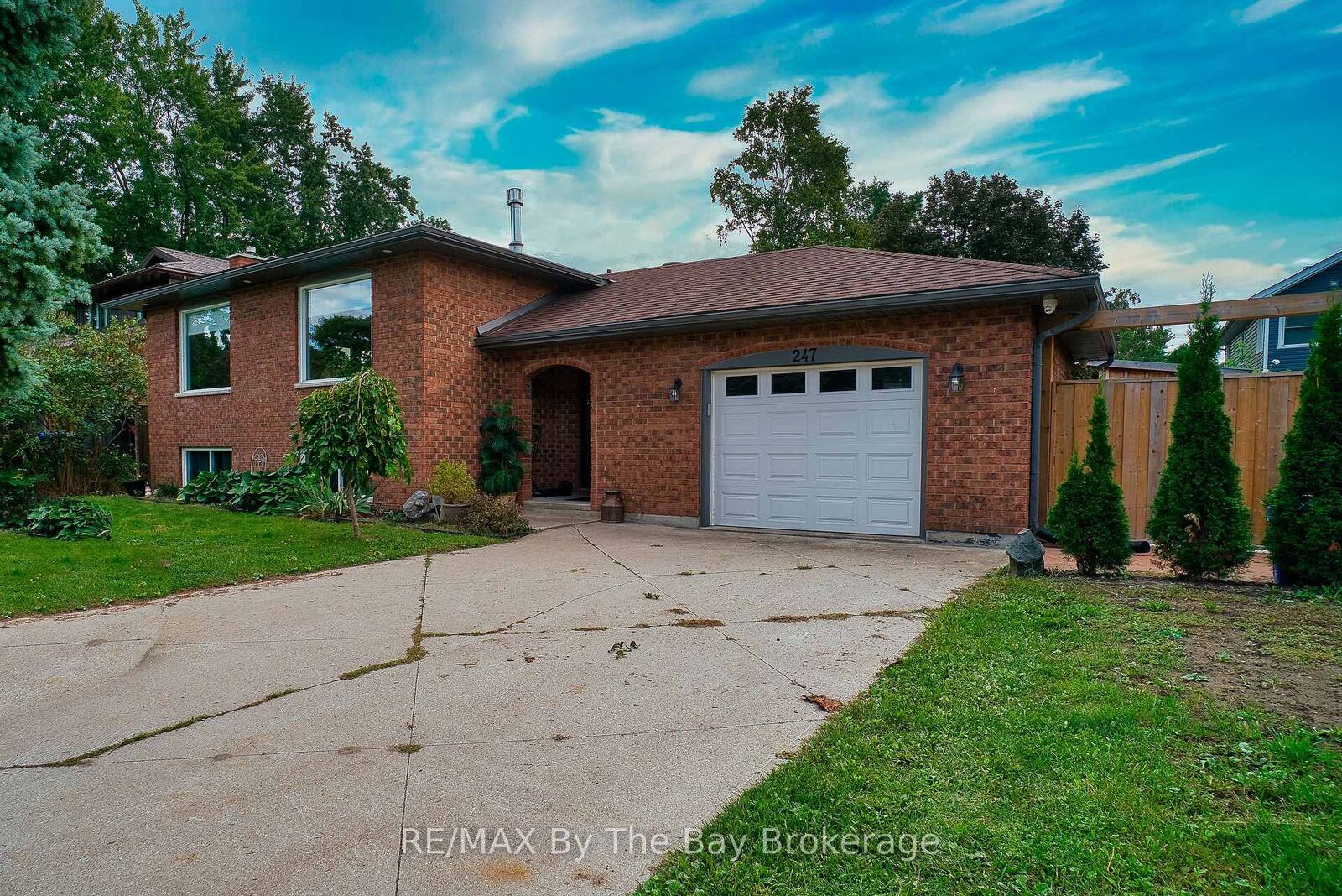 Property Photo:  247 Simcoe Street  ON L0M 1S0 