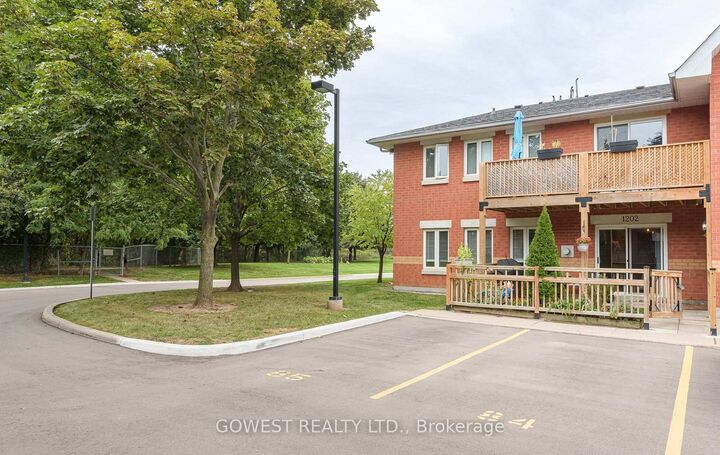 Property Photo: 4140 Foxwood Drive 1202 ON L7M 4R4
