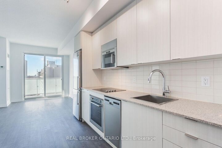 Property Photo:  101 Erskine Avenue 1613  ON M4P 1Y5 