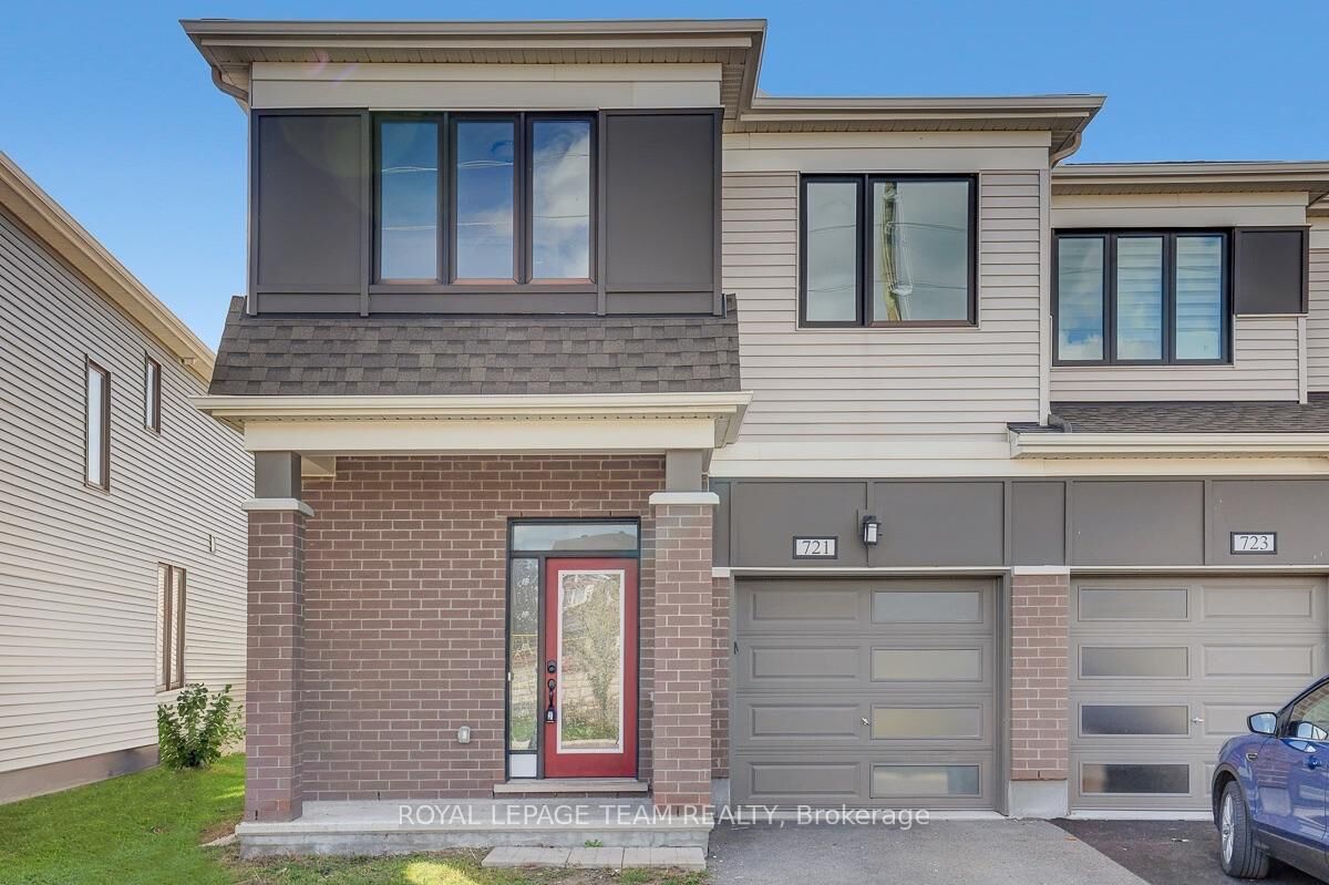 Property Photo:  721 Megrez Way  ON K2J 6S8 