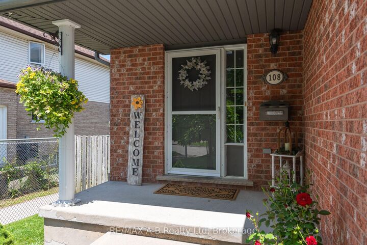 Property Photo: 108 Walsh Crescent ON N5A 7X7