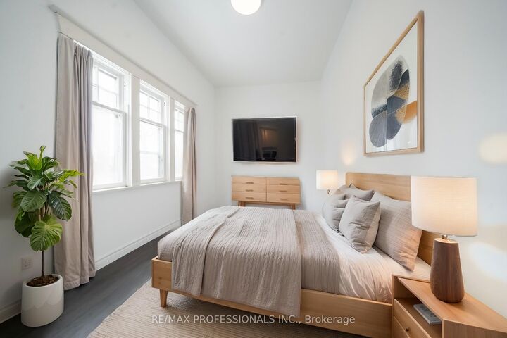 Property Photo:  174 Thirtieth Street Main  ON M8W 3C5 