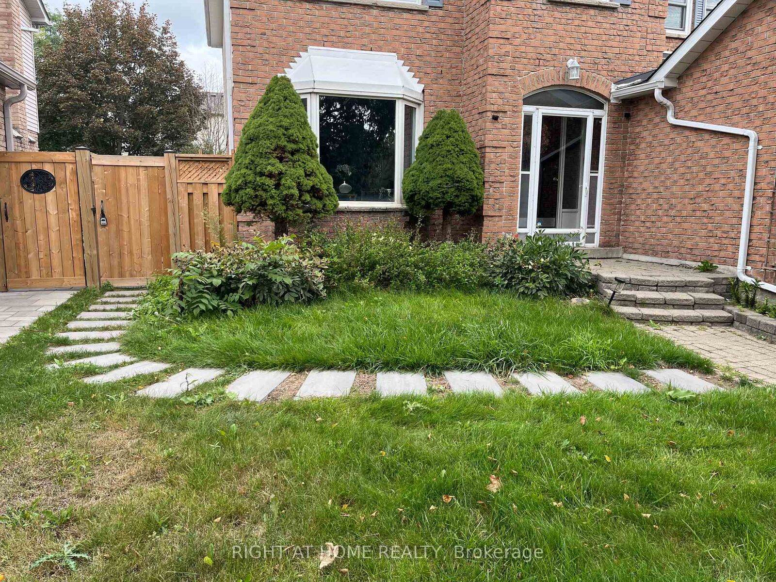 Property Photo:  45 Stiver Drive  ON L3Y 7V8 