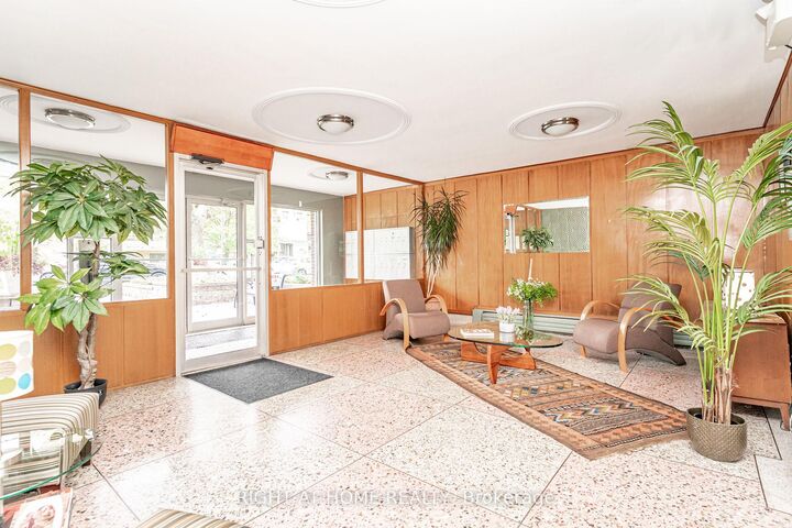 Property Photo:  185 Stephen Drive 406  ON M8Y 3N5 