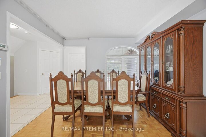 Property Photo: 14 Crestridge Drive ON L7E 2T7