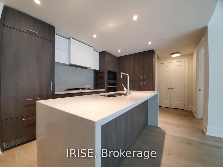 Property Photo: 118 Merchants' Wharf N/A 704 ON M5A 0L3