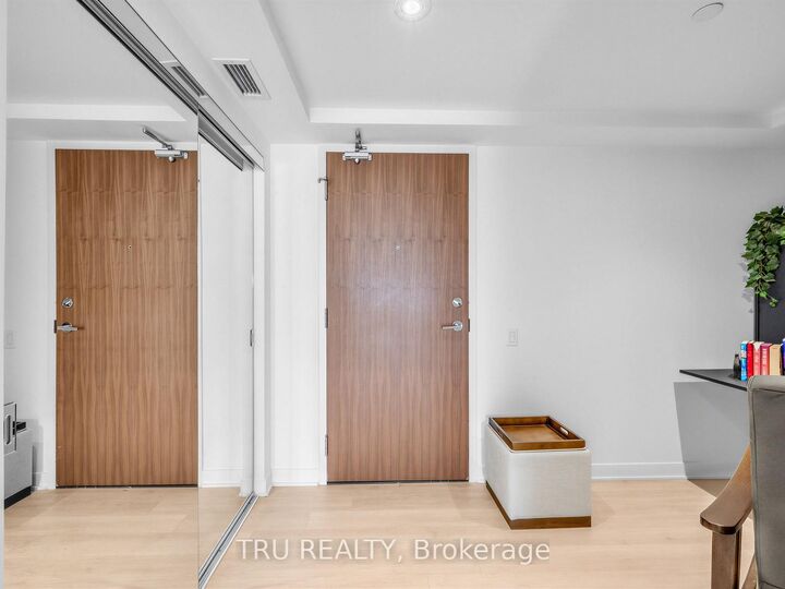 Photo de la propriété: 70 Queens Wharf Road 3210 ON M5V 0J2