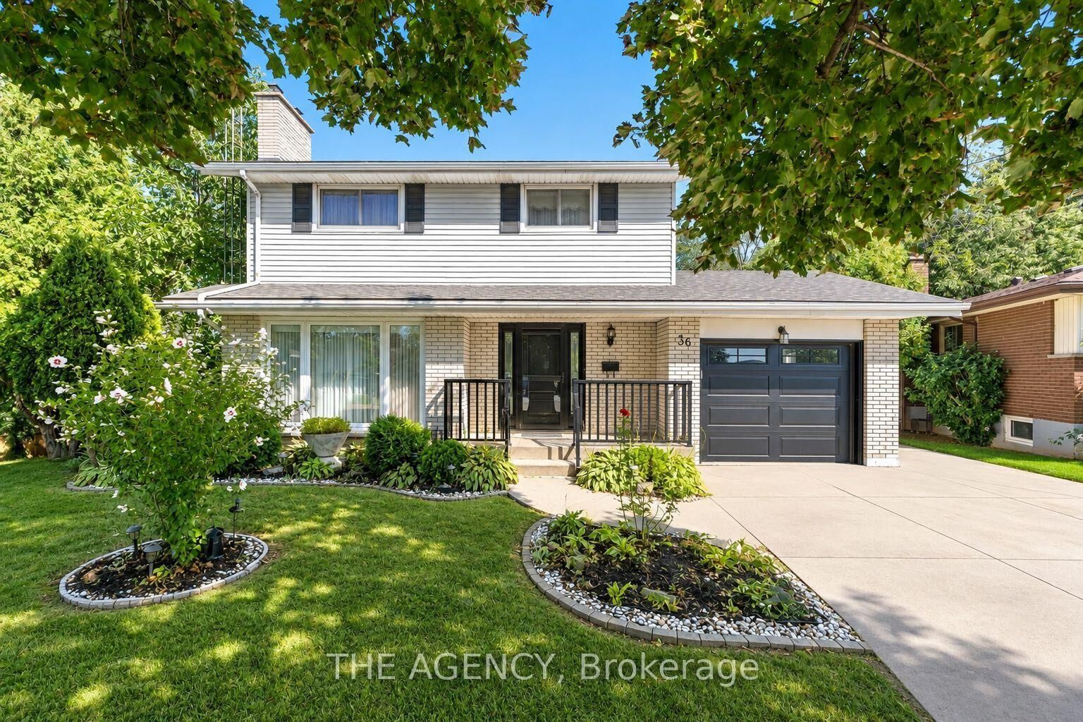Property Photo:  36 Buckingham Drive  ON L9C 2G5 