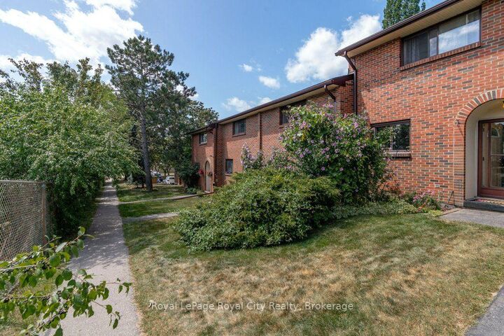 Property Photo:  35 Rhonda Road 31  ON N1H 6H1 