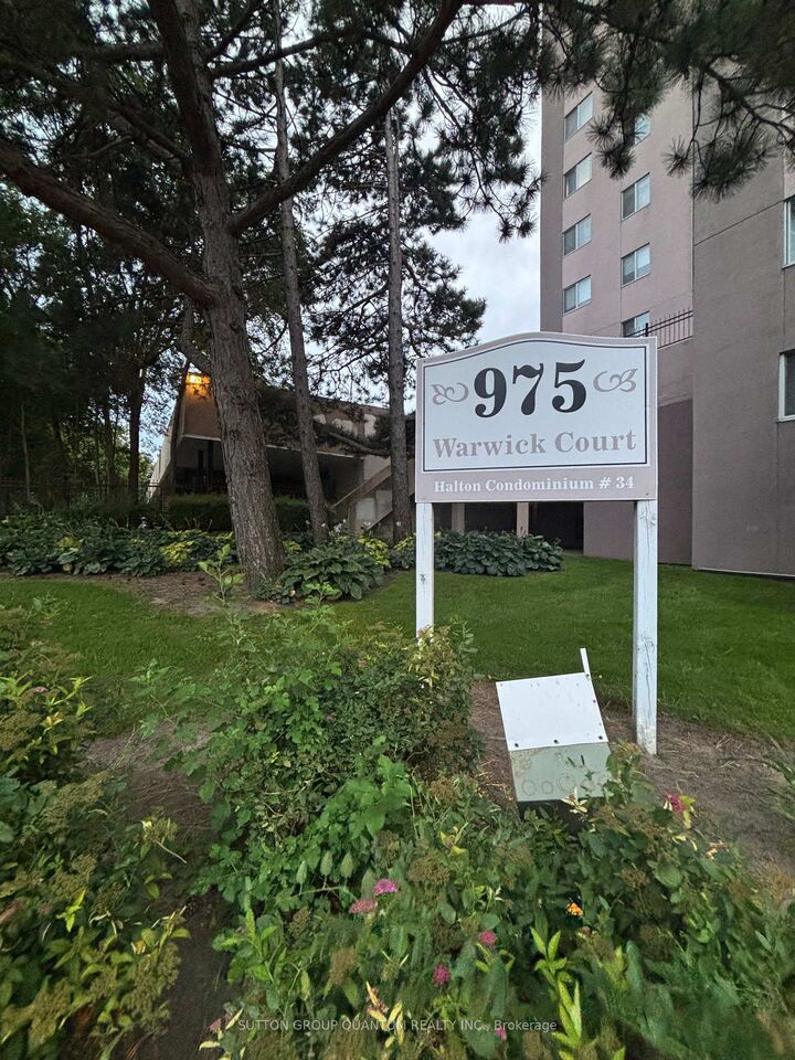 Property Photo:  975 Warwick Court 1210  ON L7T 3Z7 