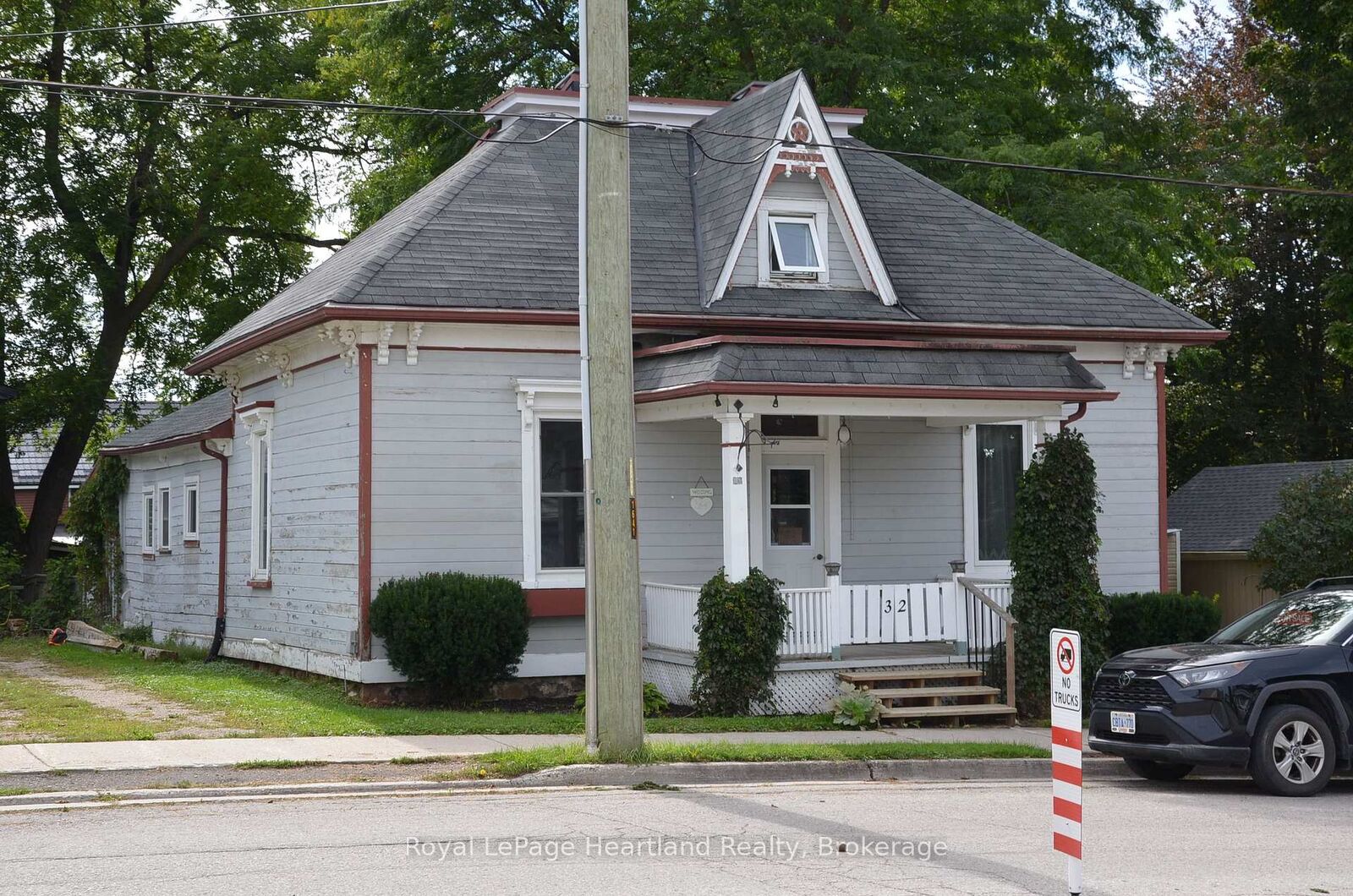 Property Photo:  32 Rattenbury Street W  ON N0M 1L0 