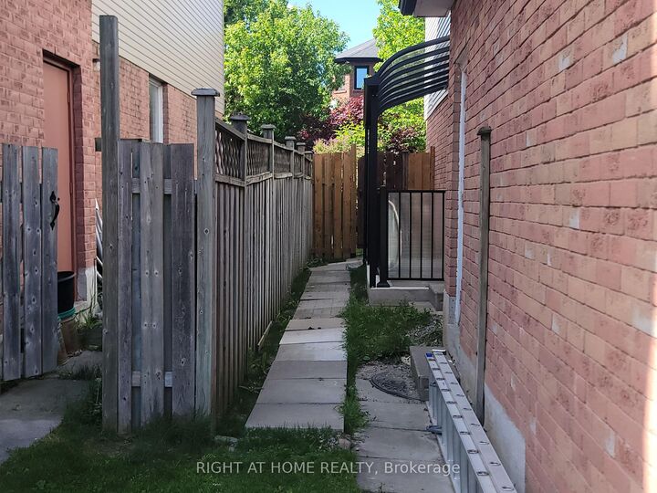 Property Photo:  70 Lipton Crescent Basement  ON L1R 1W9 
