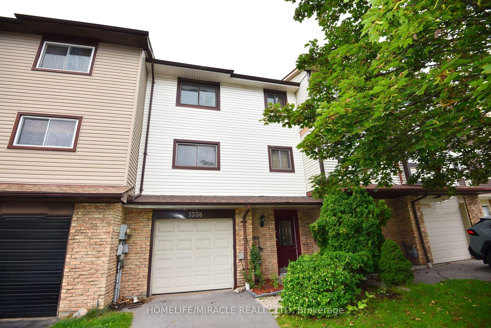 Property Photo:  1338 Brands Court  ON L1V 2V4 