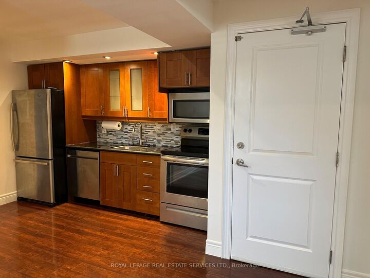 Property Photo:  87 Lawrence Avenue W Lower  ON M5M 1A7 