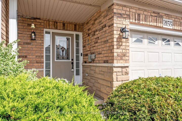 Property Photo:  2155 Redstone Crescent  ON L6M 5B2 