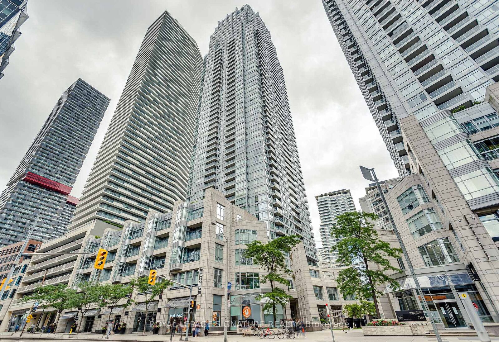 Property Photo: 2191 Yonge Street 910 ON M4S 3H8