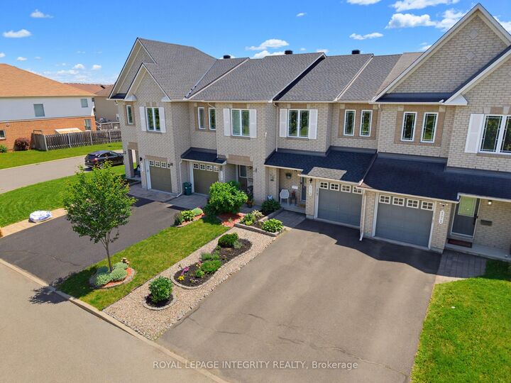 Property Photo: 173 Silvermoon Crescent ON K4A 0P6