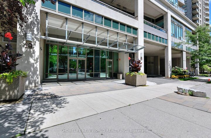 Property Photo:  18 Parkview Avenue 811  ON M2N 7H7 
