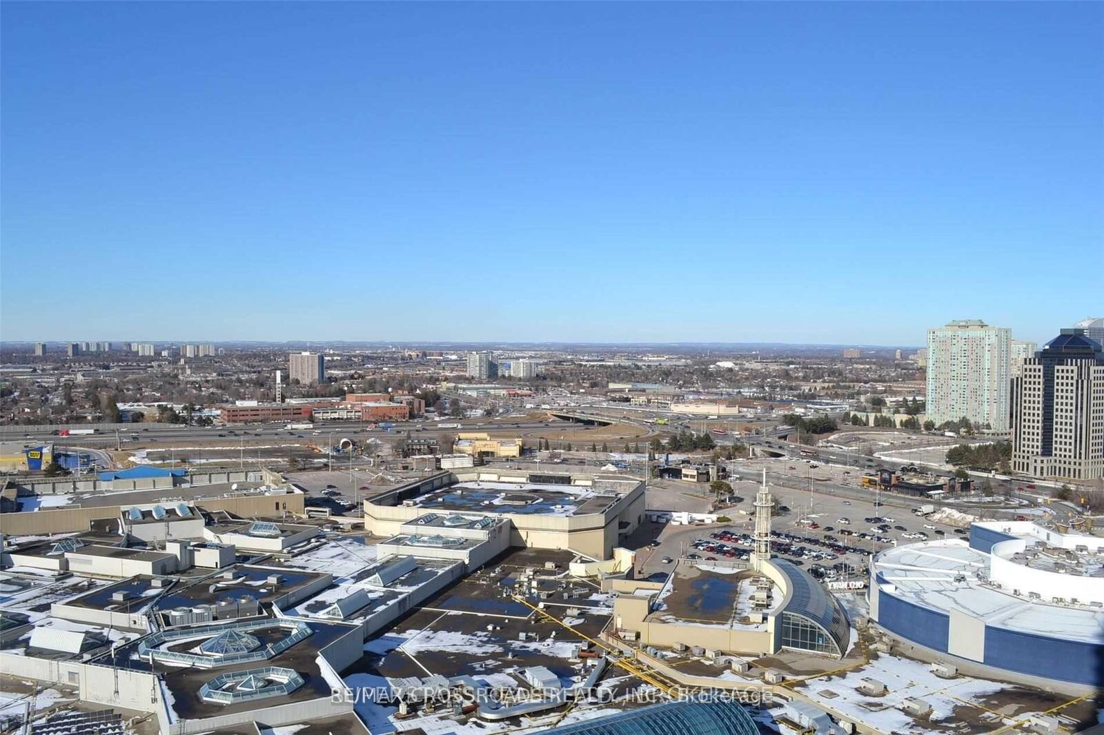 Property Photo:  60 Brian Harrison Way 2505  ON M1P 5J5 