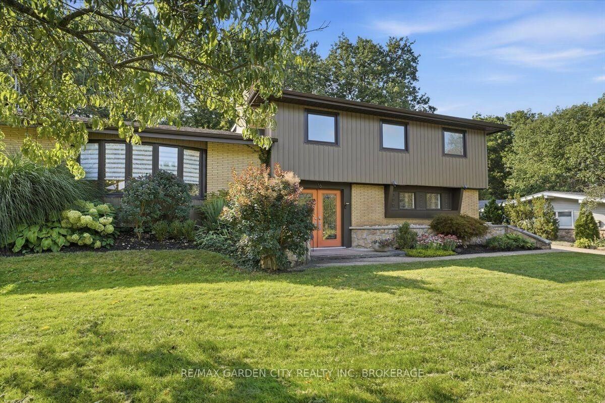 Property Photo:  16 Pinecrest Court  ON L0S 1E0 