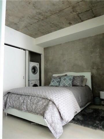 Property Photo:  111 Bathurst Street 1212  ON M5V 2R1 