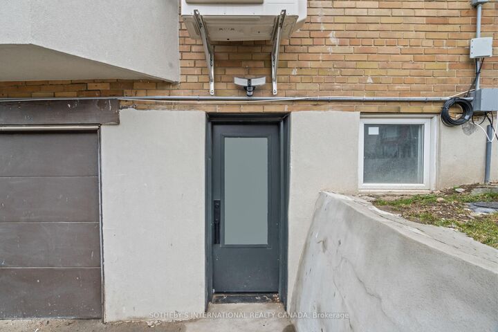 Property Photo:  1340 Avenue Road B  ON M5N 2H2 