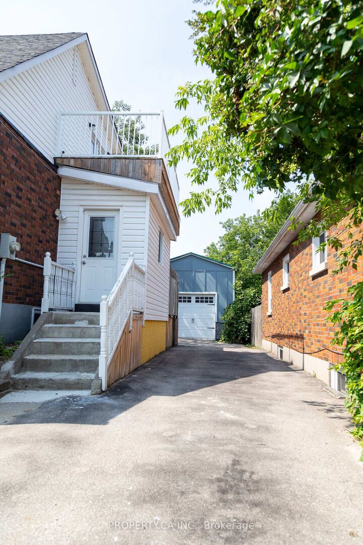Property Photo:  8 Dufferin Street  ON L4N 2J7 
