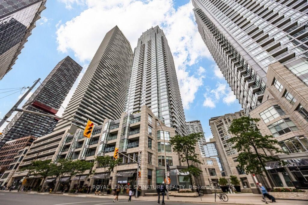 Property Photo:  2191 Yonge Street 3608  ON M4S 3H8 