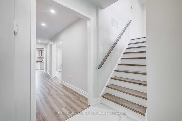 Property Photo:  2260 Ridge Landing  ON L6M 3L6 
