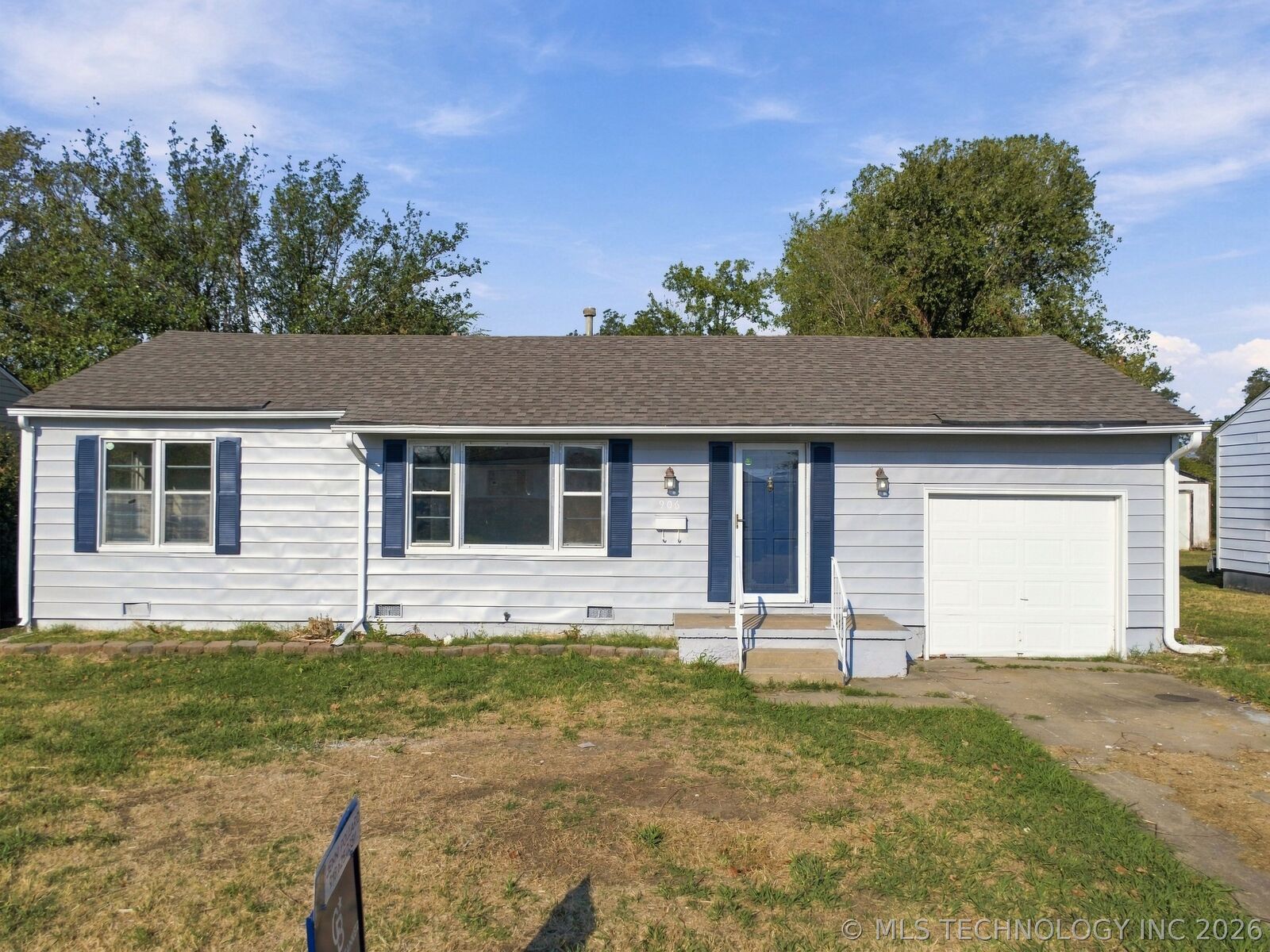Property Photo:  906 N Birch Street  OK 74055 