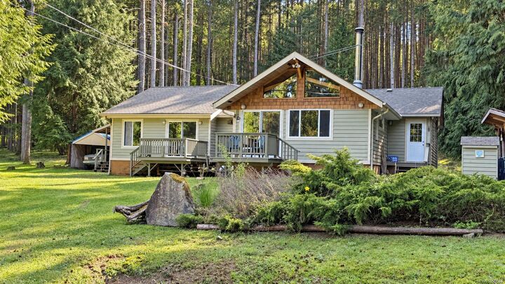 Property Photo:  667 Weathers Way  BC V0R 1X6 