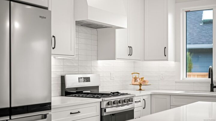 Property Photo:  865 Grumman Pl #6  BC V9M 4H9 
