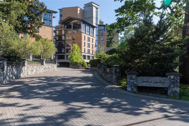 Property Photo:  847 Dunsmuir Rd #106  BC V9A 0A5 