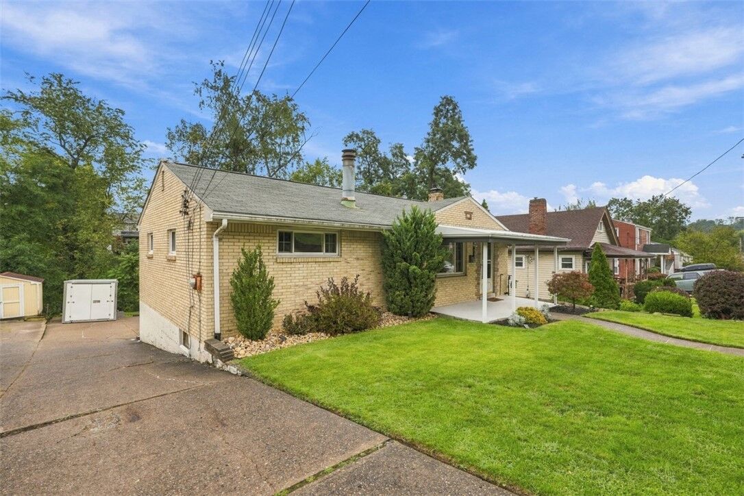 Property Photo:  321 E Garden Rd  PA 15227 