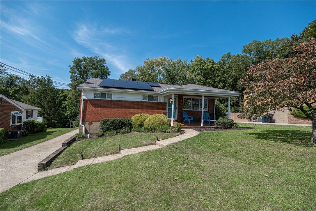 Property Photo: 286 Southward Drive PA 15108