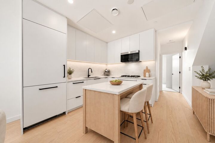 Property Photo:  650 E 2nd Street 127  BC V7L 1E3 